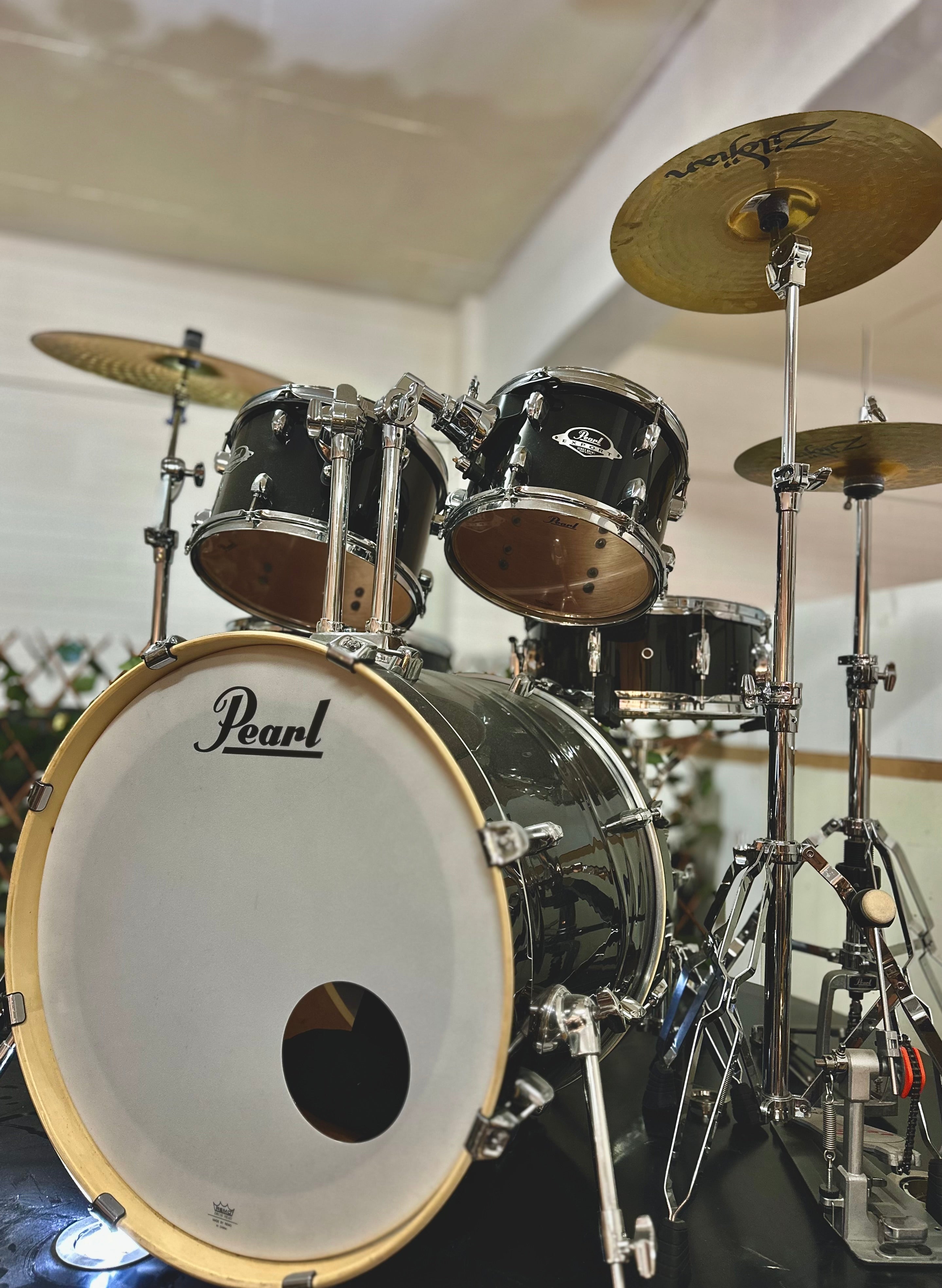 Pearl | Roadshow | 20” 5 Piece Fusion Kit | Hardware + Cymbals | Pre-Loved Pearl | Roadshow | 20” 5 Piece Fusion Kit | Hardware + Cymbals | Pre-Loved